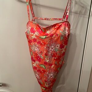 NWT Victoria’s Secret Swim Floral One-Piece Swimsuit Sz Medium
